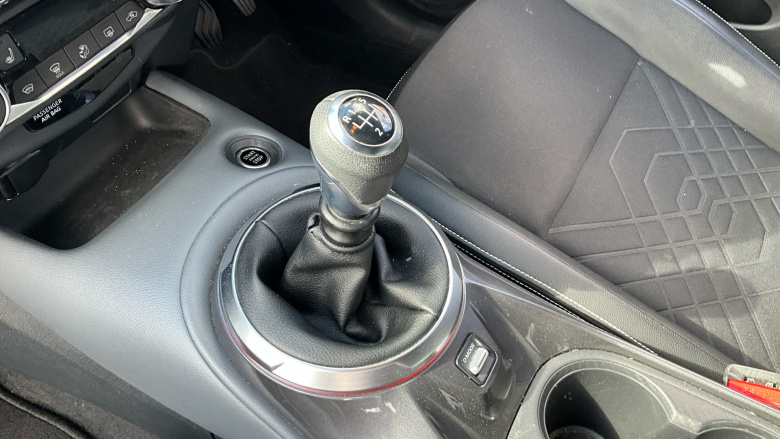 Nissan Juke 1.0 DiG-T 114 Tekna 5dr Petrol Hatchback